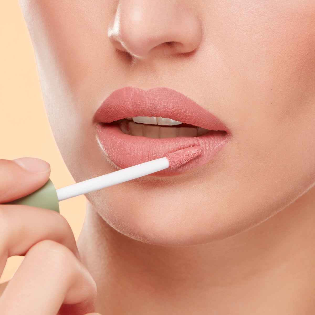 FP Lipstick Liquid Mat No. 02 Nude Rose